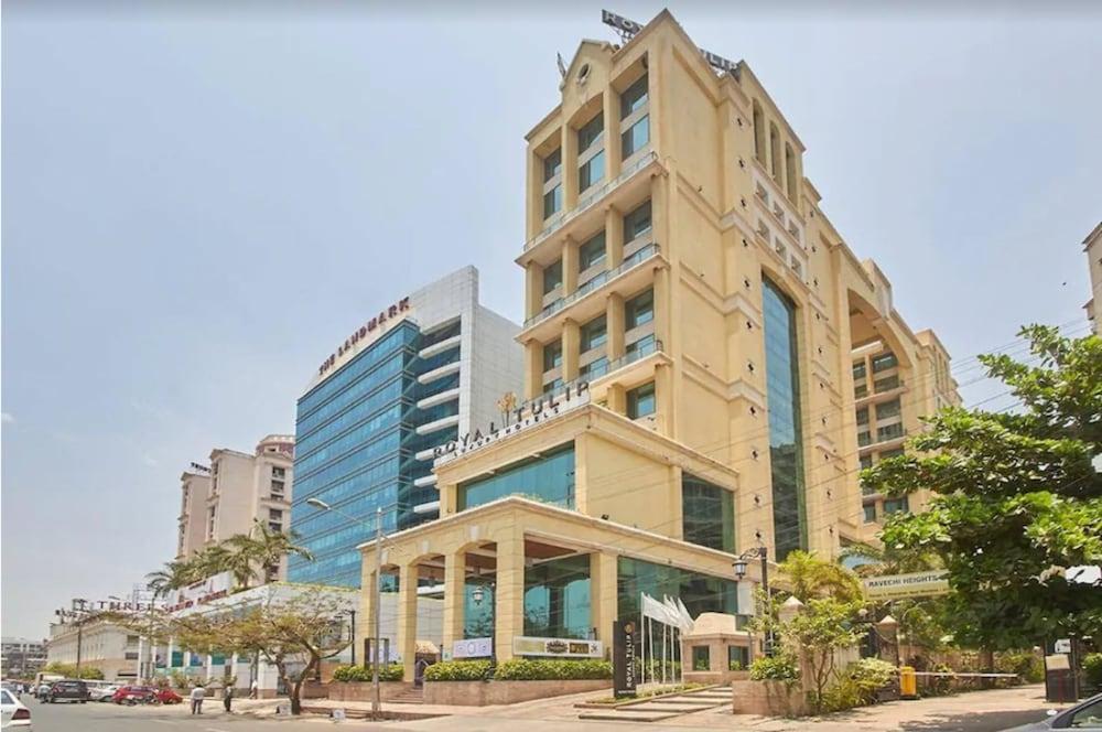 Royal Tulip Navi Mumbai Hotel Exterior photo